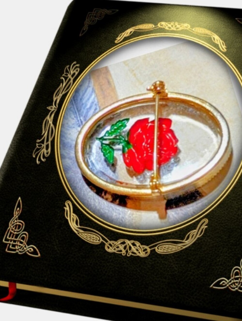 Vintage Glass Intaglio Reverse Painted 🌹 Brooch - Picture 4 of 6